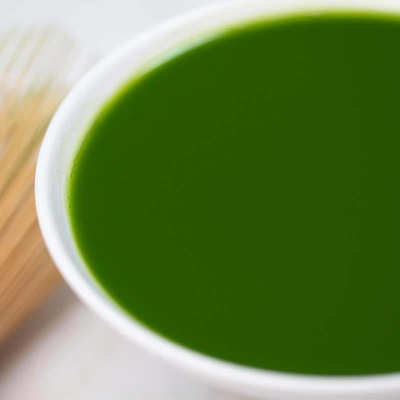 Le café d'OEM remplaçant la cérémonie Matcha Matcha biologique de poudre de thé vert saupoudrent la nourriture Matcha
