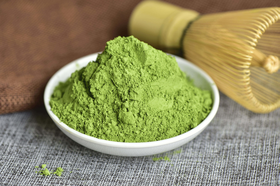 Le café d'OEM remplaçant la cérémonie Matcha Matcha biologique de poudre de thé vert saupoudrent la nourriture Matcha