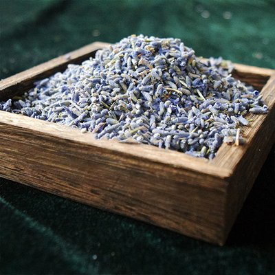 Alternative saine de fines herbes au thé de lavande sec par fleurs sec par thé